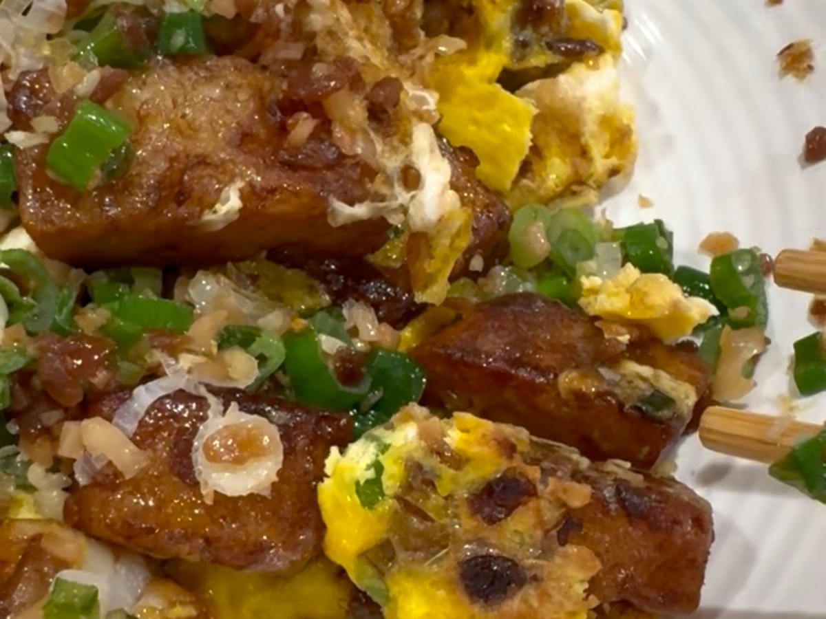Bột chiên (pan-fried rice flour&nbsp;cake)